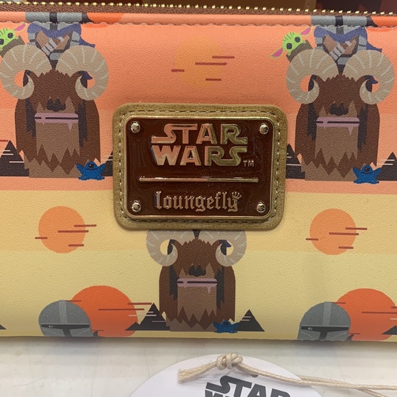 Mandalorian Star Wars loungefly backpack - Picture 3 of 13